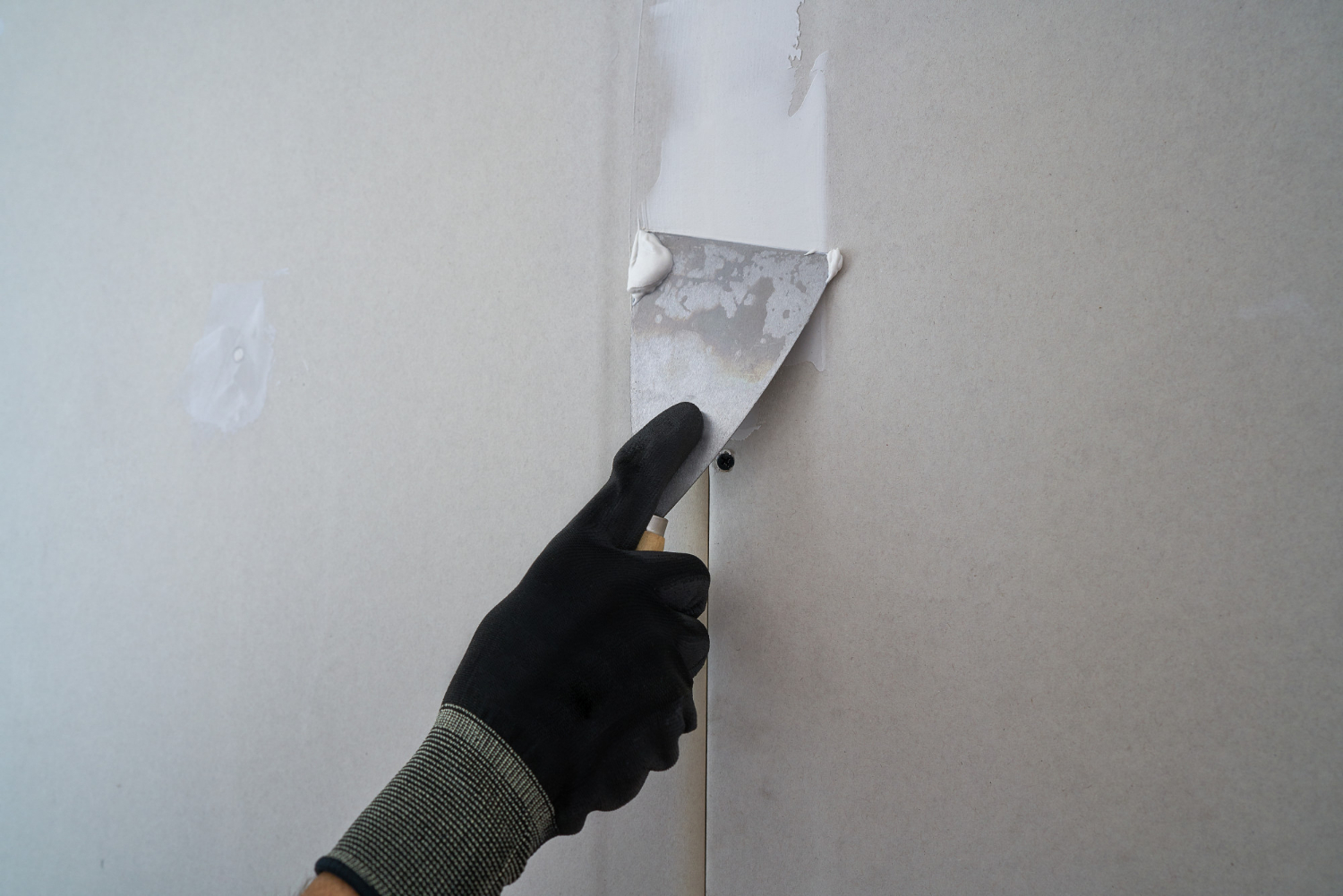 Benefits of Professional Drywall Repair Services